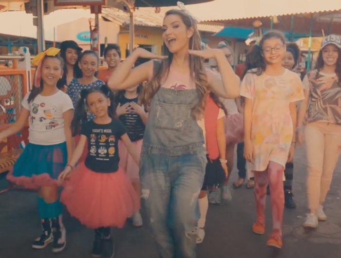 Video Clipe – “Tu És o Deus” – Camila Campos